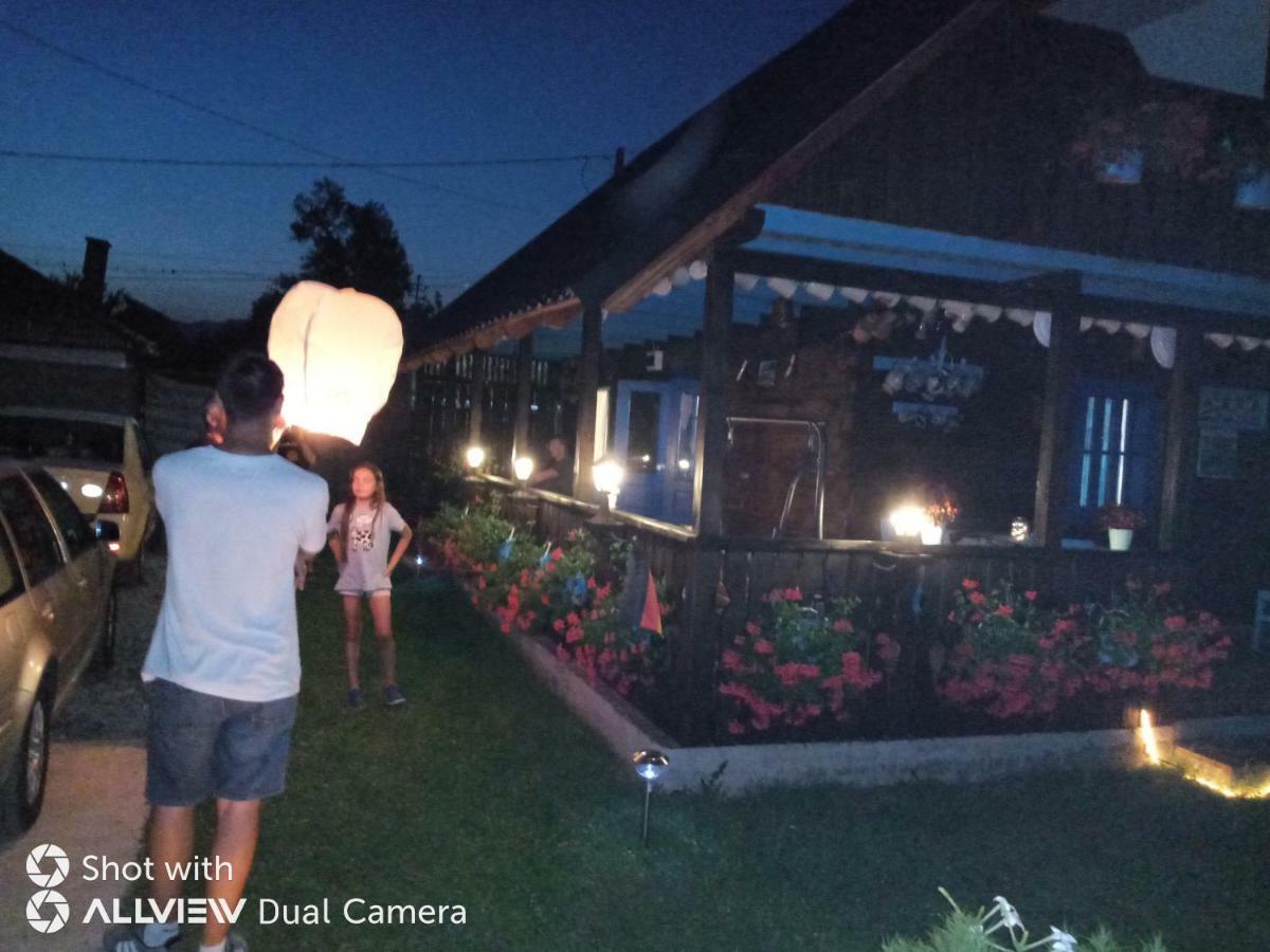 Hotel Casa Toth Din Tipterai Vişeu de Sus Exteriér fotografie